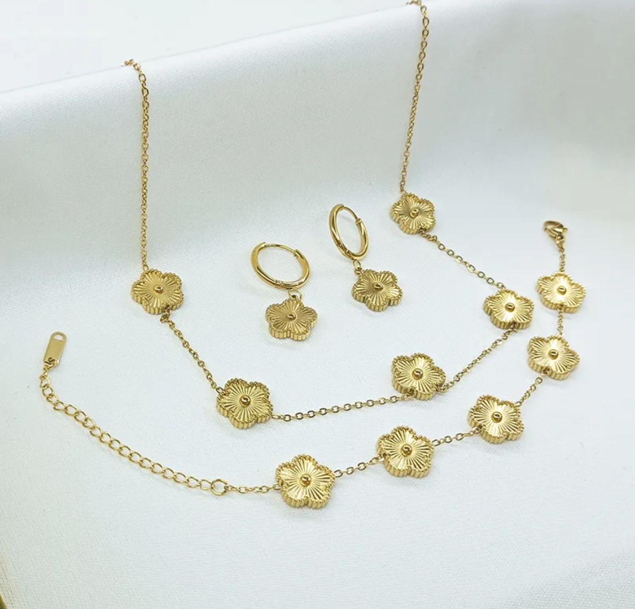 š¼ VC set - Earrings, necklace and bracelet
