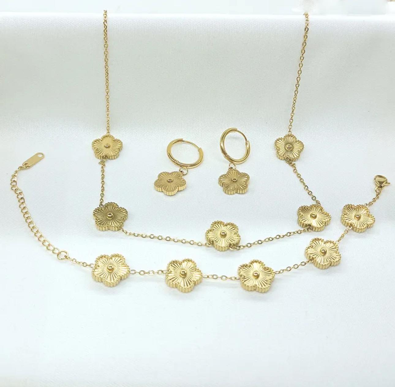 š¼ VC set - Earrings, necklace and bracelet