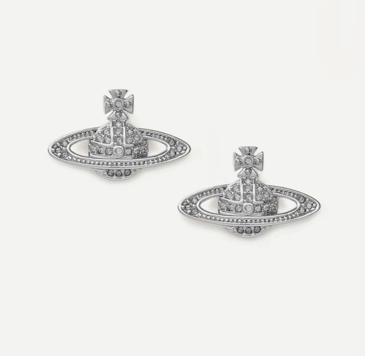 🪐 VW Silver diamond earrings